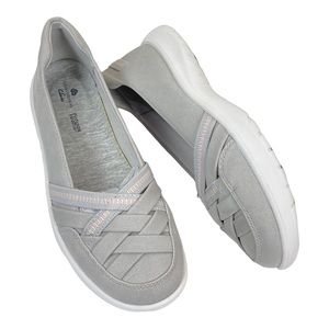 Clarks Adella Poppy Sneaker Slip On Light Gray Size 5.5